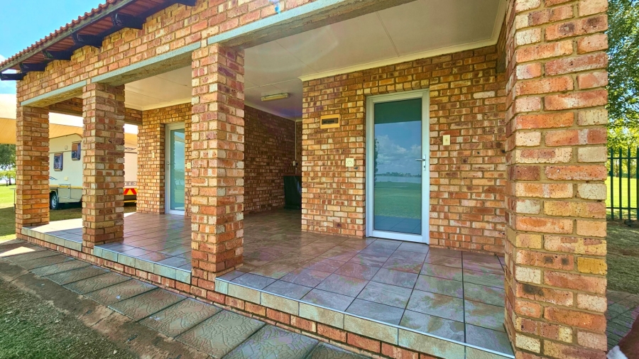 3 Bedroom Property for Sale in Oranjeville Free State